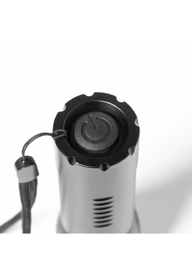 Linterna Gimax 1 Led. 200 Lúmenes. Zoom. 3 Posiciones de Luz, Fija e Intermitente. 3 Pilas AAA No Incluidas